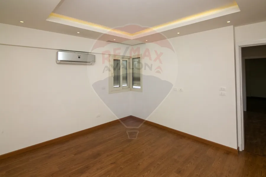 Apartment for sale 215 m Roushdy (Sorya St.- Brand building)
