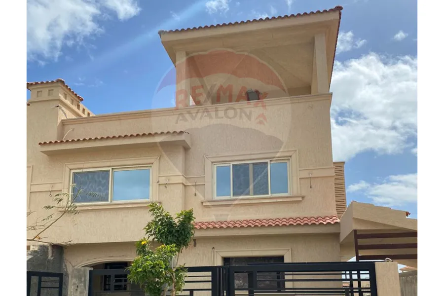 Town house villa for rent 198 m King Mariout (Alex West compound)