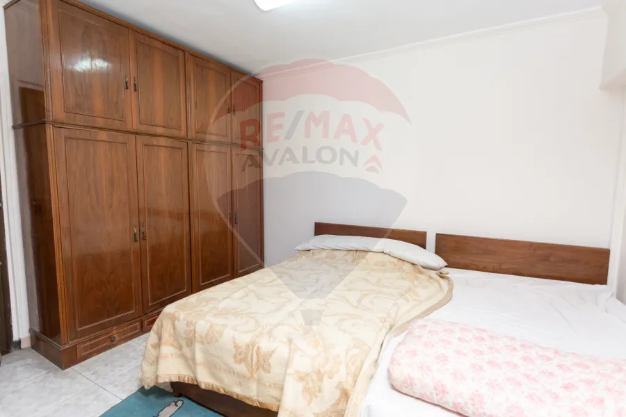 Apartment for sale 120 m Tharwat (directly on the sea)