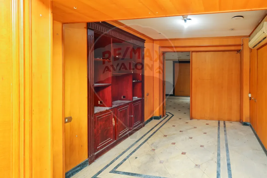 محل للإيجار 520 م محطة الرمل (ش سيزوستريس)