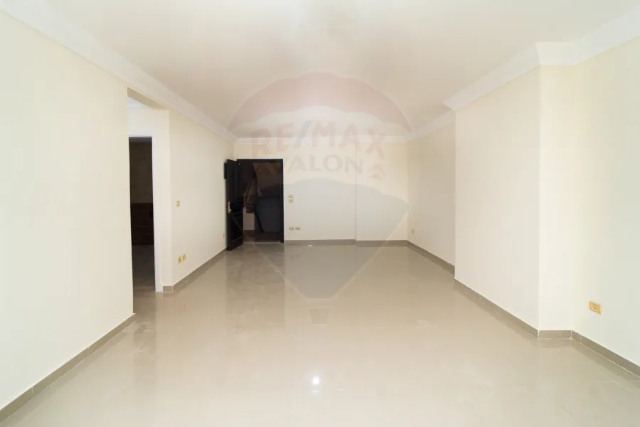 Apartment for Rent 235 m Zizinia (next to Plaza Hotel)