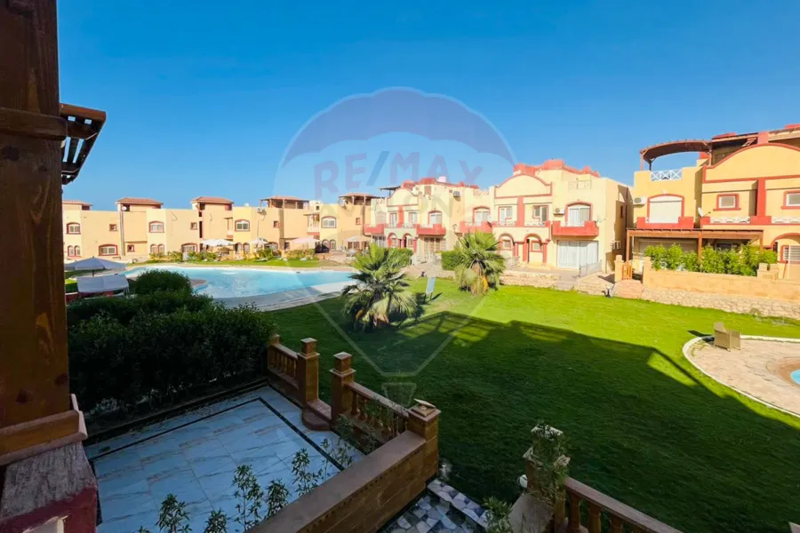 فيلا للبيع  (  بيرلا مارينا الساحل الشمالي ) 160 م + جاردن 40 م