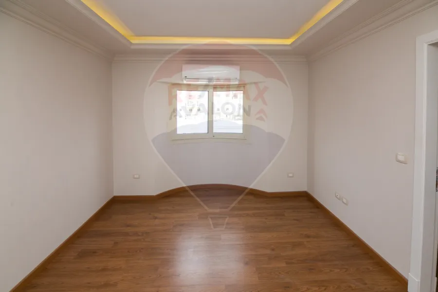 Apartment for sale 215 m Roushdy (Sorya St.- Brand building)