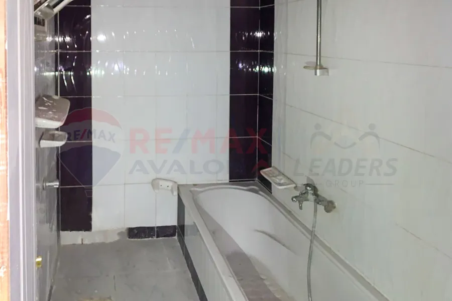 Administrative headquarters for rent 180 m Camp Shizar (branched from Port Said St.)