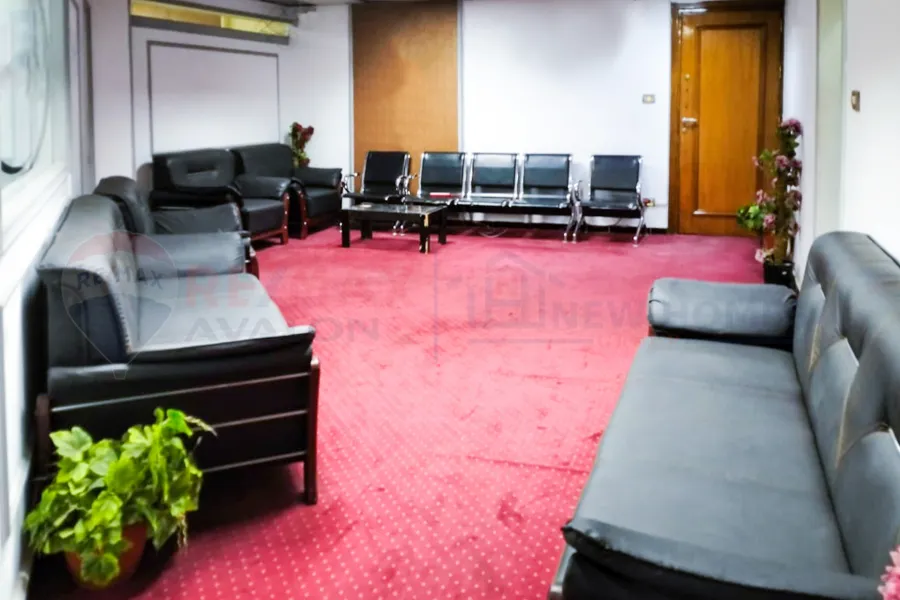 Administrative unit for sale 235 m Gleem (directly on the sea)