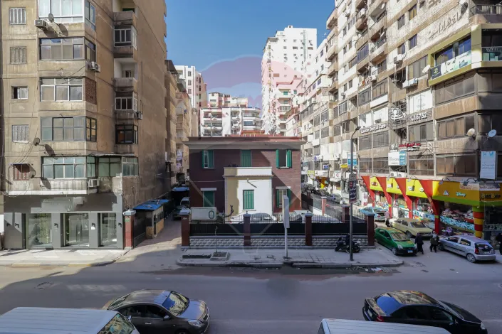 شقة للإيجار 235 م لوران (ش أبو قير)