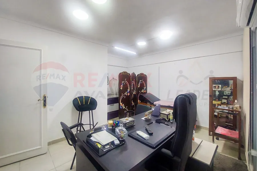 Administrative headquarters for rent 140 m Janaklis (Abu Qir St.)