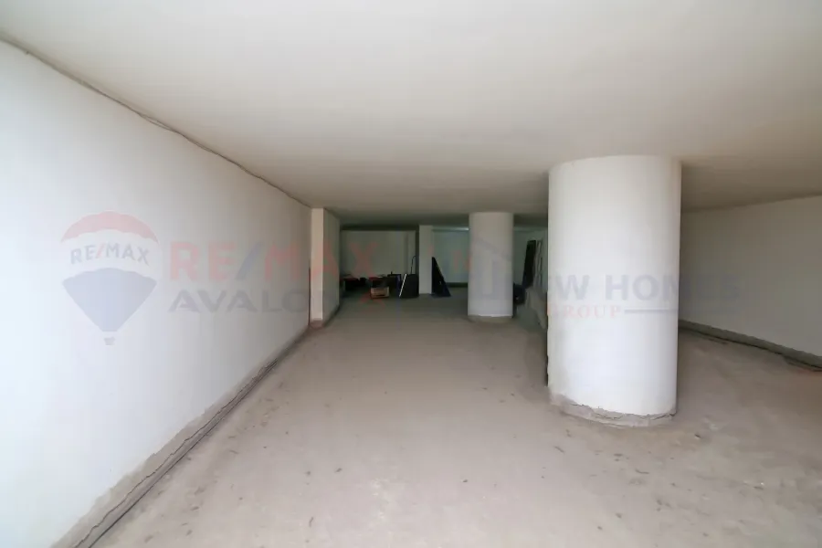 Commercial space for rent 550 m Gleem ( rasmi Pasha st )