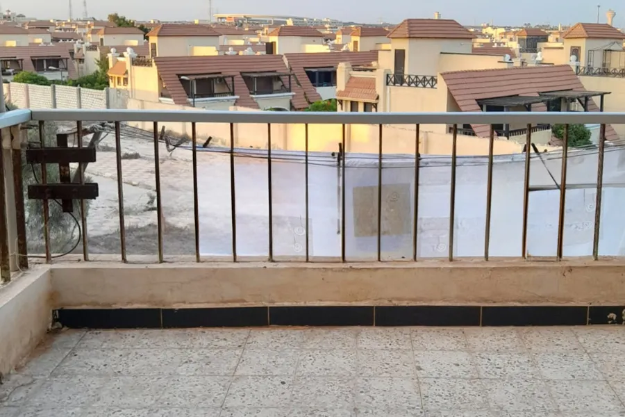 فيلا توين هاوس للبيع (قرية المهندسين الجامعيين) 330 م