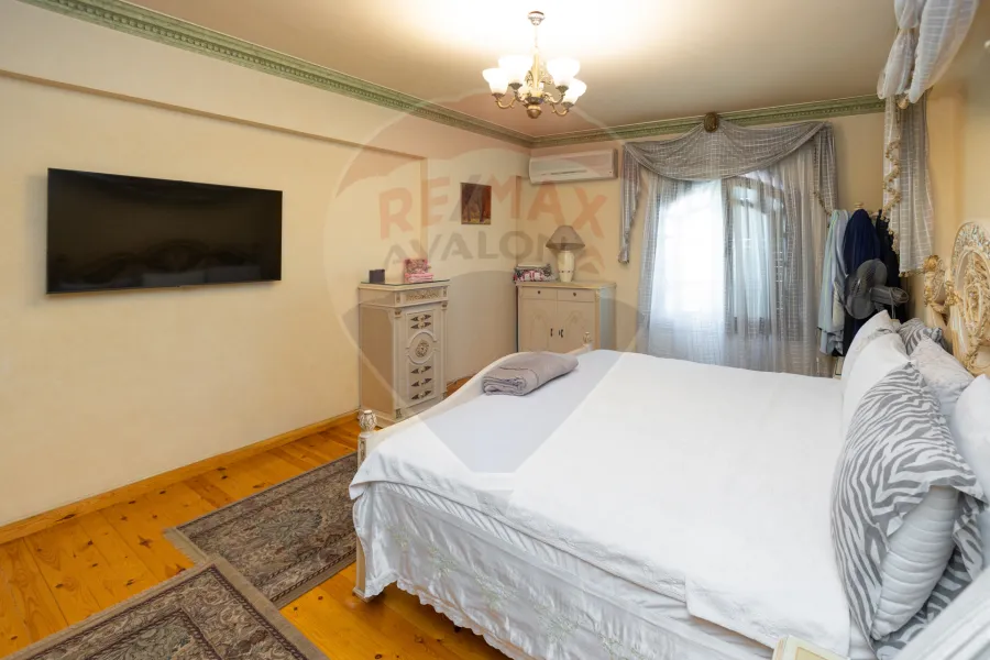 Apartment for sale 270 m Louran (El-Eqbal main st.)