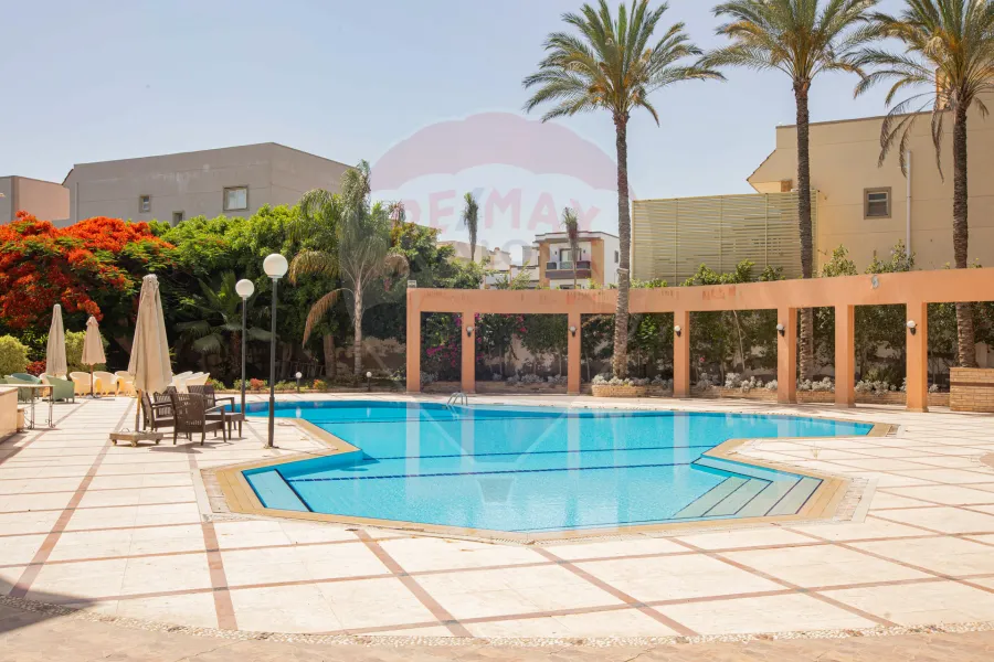 فيلا مسجلة للبيع 3,700 م كينج مريوط (ش رشيد)