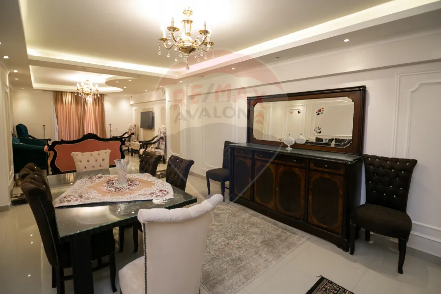 Apartment for sale 180 m El Shatby (Haddad St.)