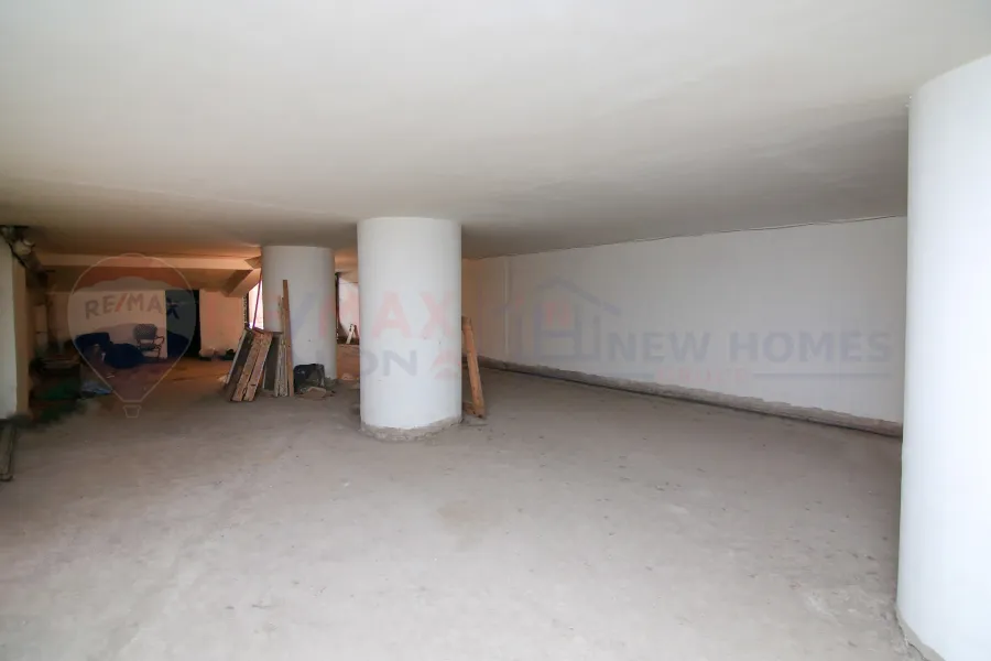 Commercial space for rent 550 m Gleem ( rasmi Pasha st )