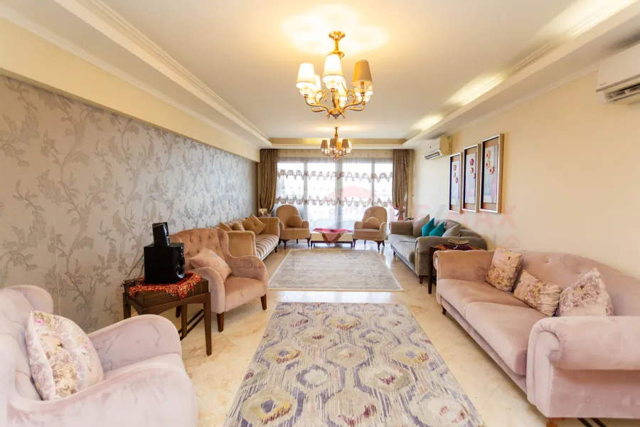 Apartment for sale 250 m Saba Pasha (Royal Plaza)