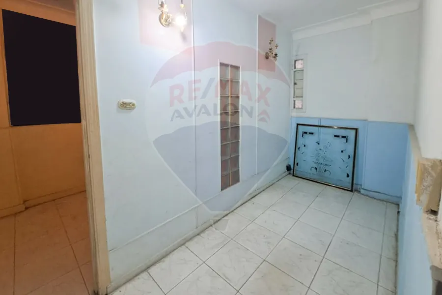 Administrative unit for rent 150 m Kafr Abdo (steps from Abu Qir st.)