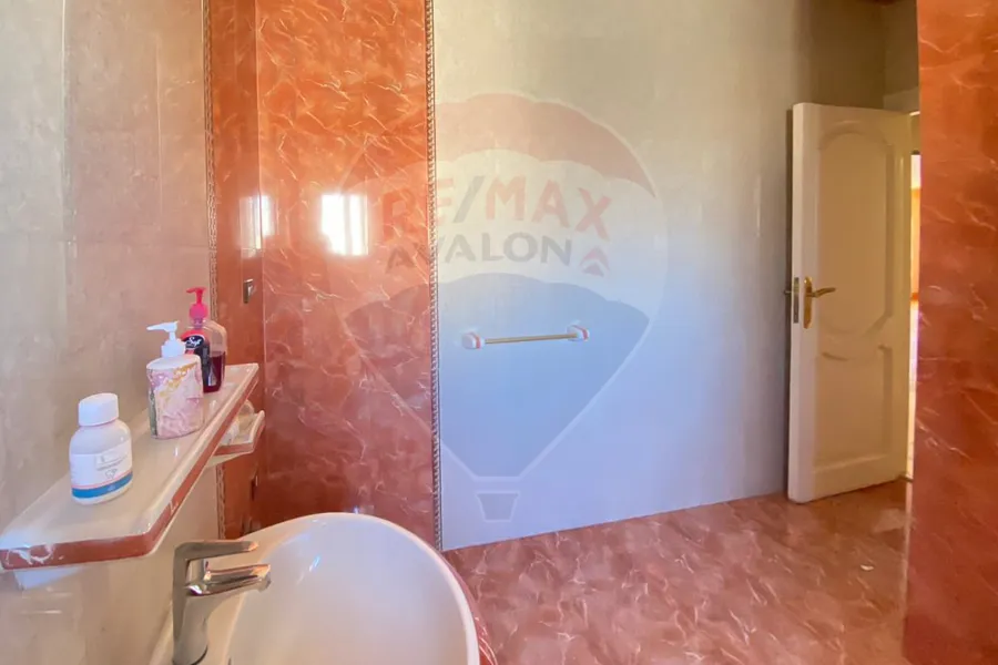 Apartment for rent 230 m Louran (steps from Shaarawy St.)
