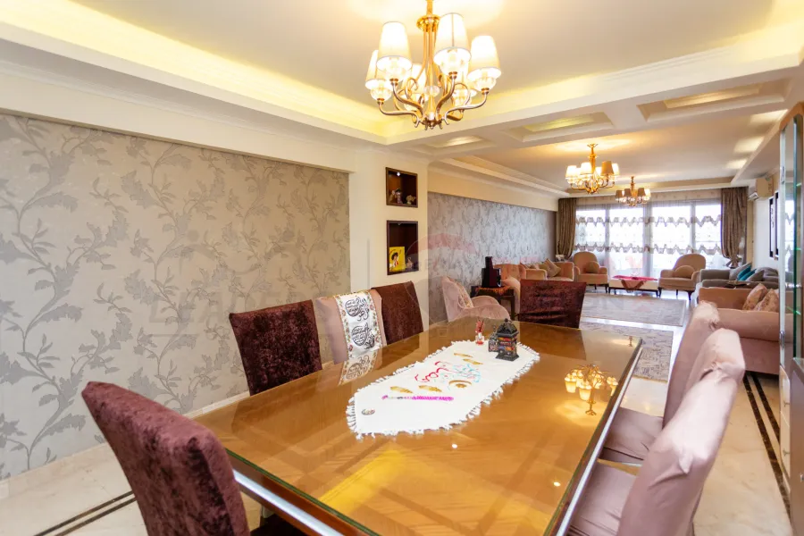 Apartment for sale 250 m Saba Pasha (Royal Plaza)