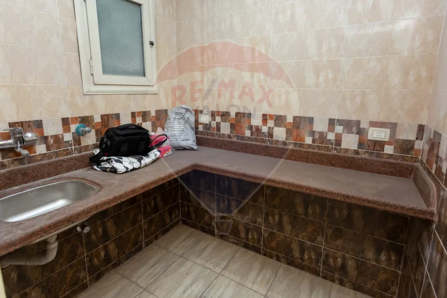 Administrative unit for sale 162 m Ibrahimia (Abo qir St.)