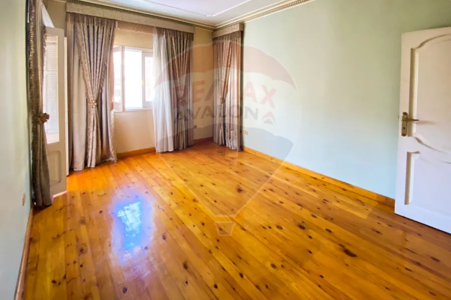 Apartment for rent 230 m Louran (steps from Shaarawy St.)