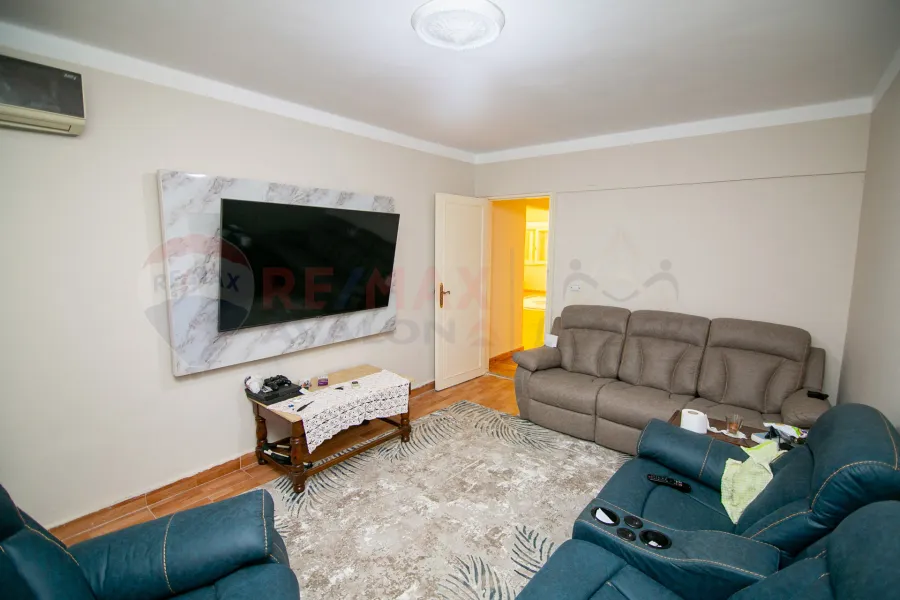 Apartment for sale 200 m Bolkley (Ahmed Helmy St.)