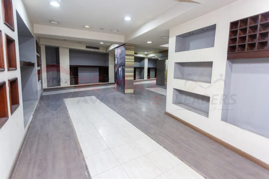 Shop + Mizzane for rent 465 m Sidi Gaber (Abu Qir St.)