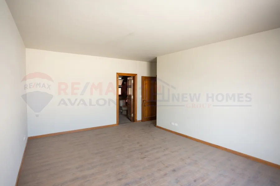 Apartment for sale 270 m Stanly (ِAbdel Aziz Fahmy st - brand building) - first residence