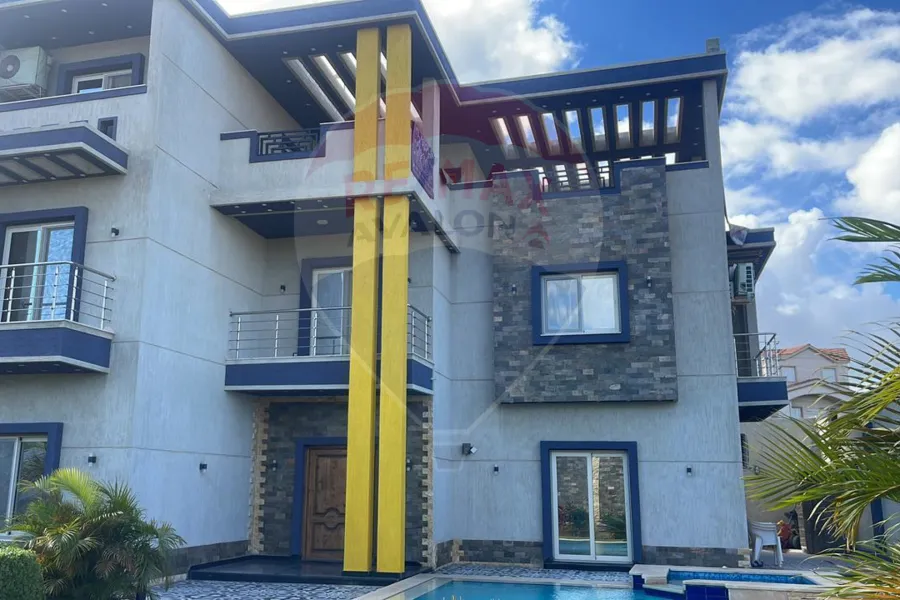Stand alone villa for sale (Venice Compound - King Mariout)