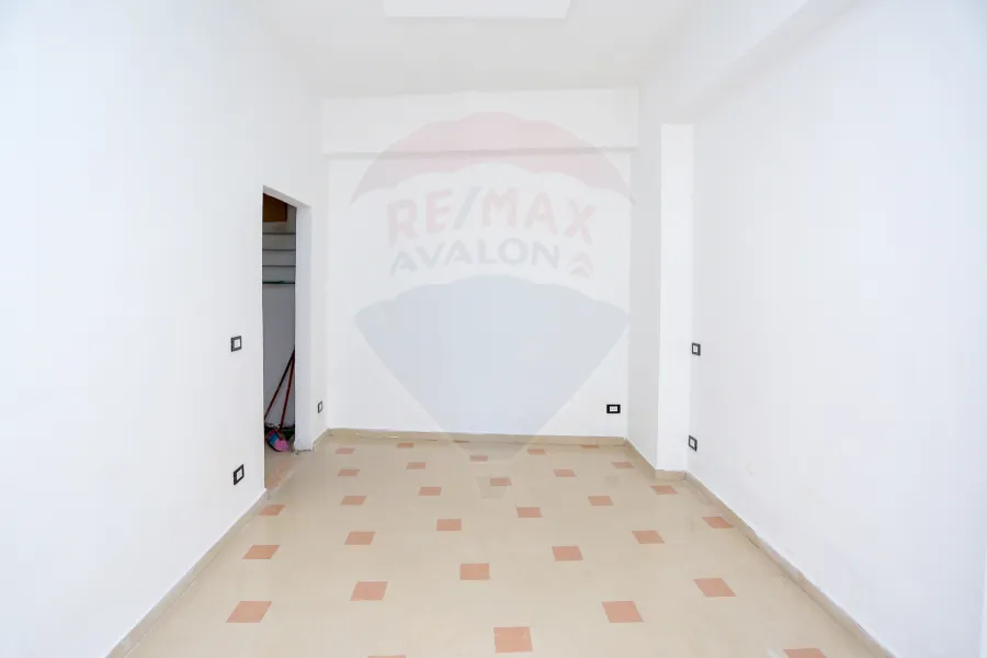 Pharmacy for sale 32 m Sidi Bishr (Mostafa Kamel St.)