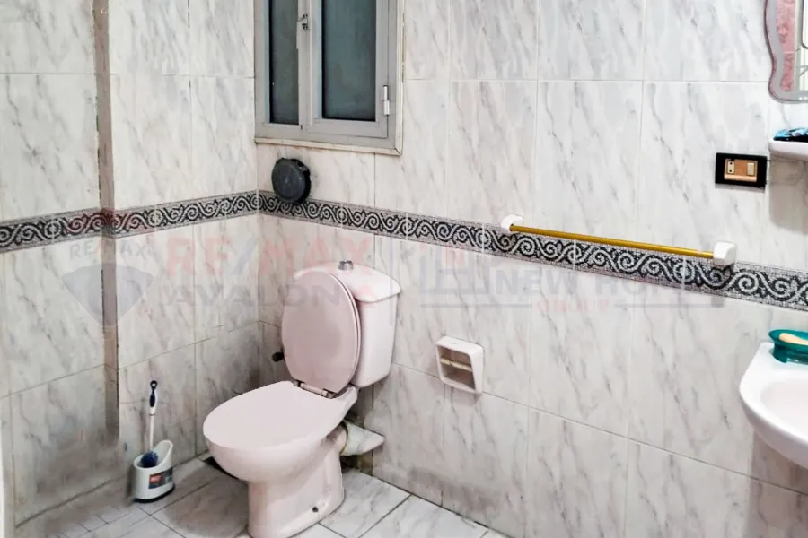 Administrative unit for sale 235 m Gleem (directly on the sea)