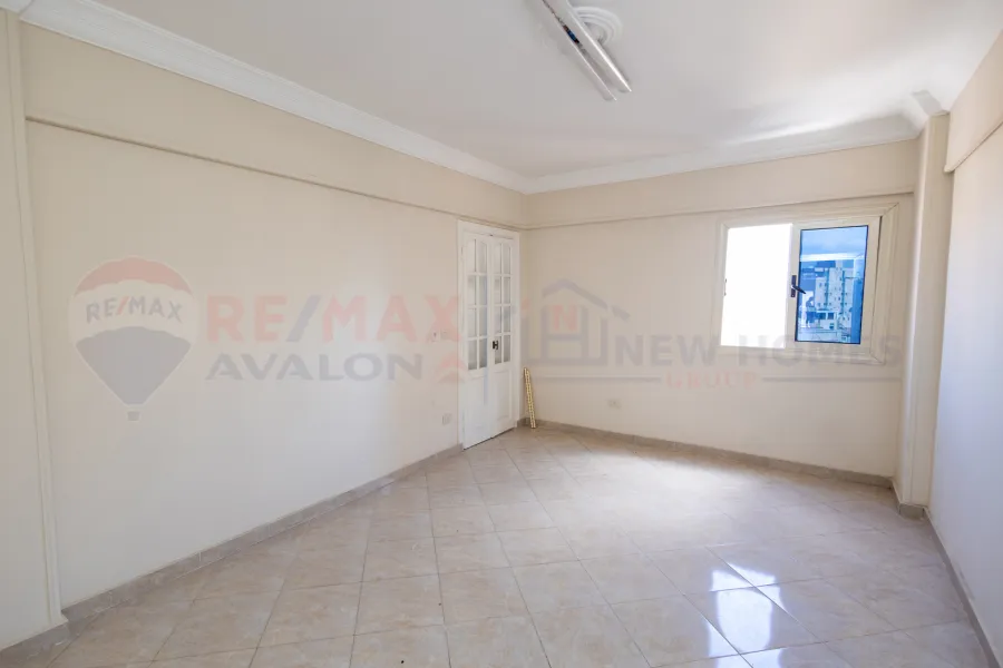 Apartment for sale 200 m Al Ibrahimeya (steps from Sporting Club)