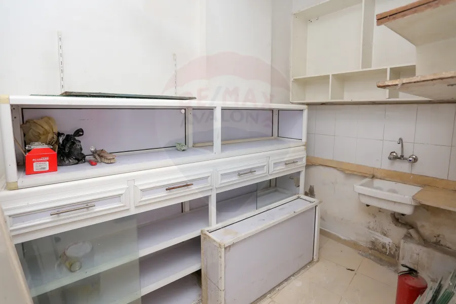 Pharmacy for sale 32 m Sidi Bishr (Mostafa Kamel St.)