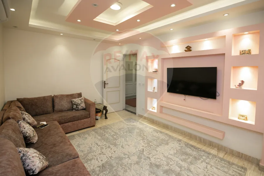 Apartment for sale 180 m El Shatby (Haddad St.)