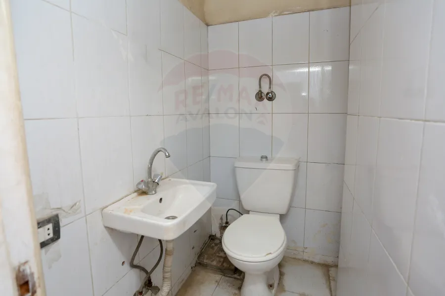 Pharmacy for sale 32 m Sidi Bishr (Mostafa Kamel St.)