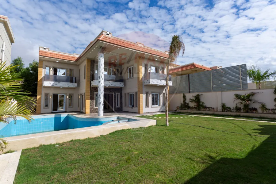 Stand alone villa for sale King Mariout (Behind King's Higher Institute) 500 m