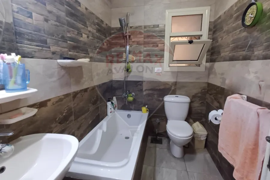 Apartment for sale 185 m Kafr Abdo (Sant Giyn Square)