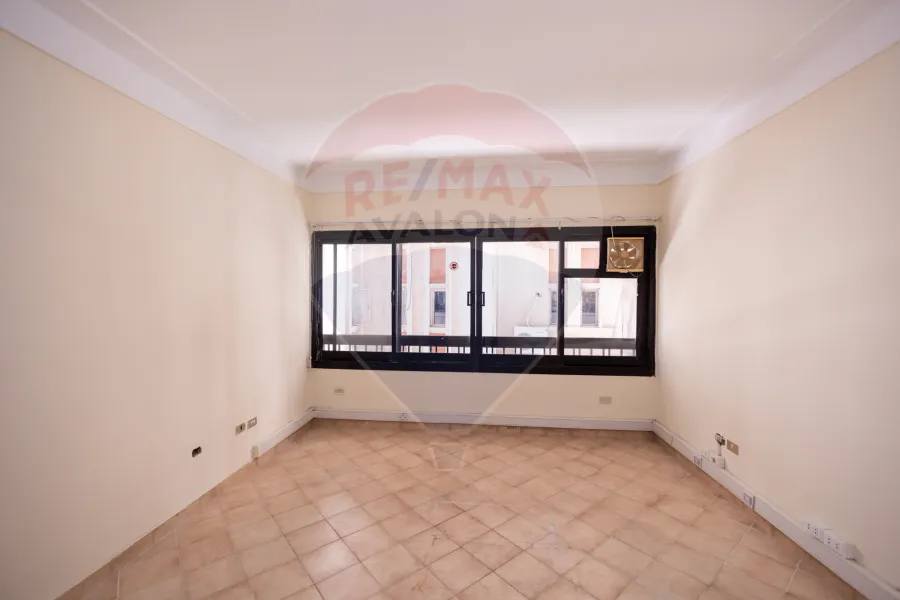 Apartment for rent 217 m Louran (directly on the tram)