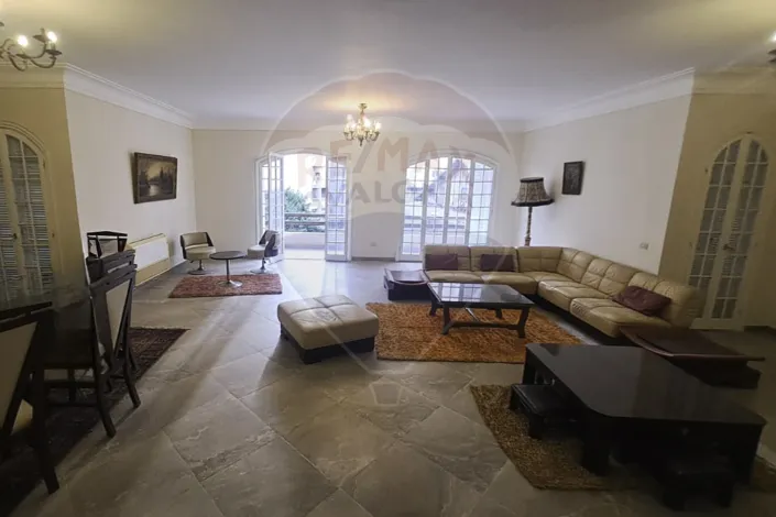 Apartment for rent 250 m Saba Pasha (steps from the sea)