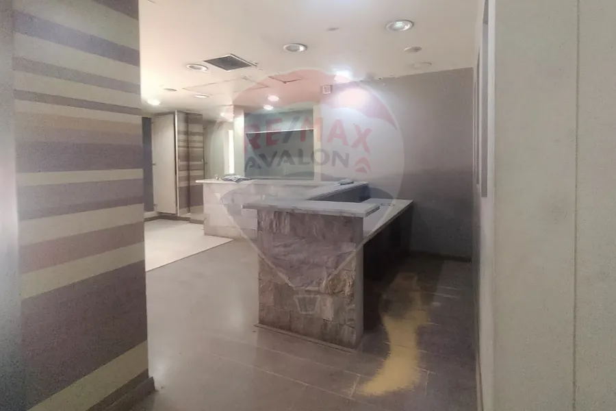 Shop + mezzan for rent 460 m Moustafa Kamel (Abu Qir st.)