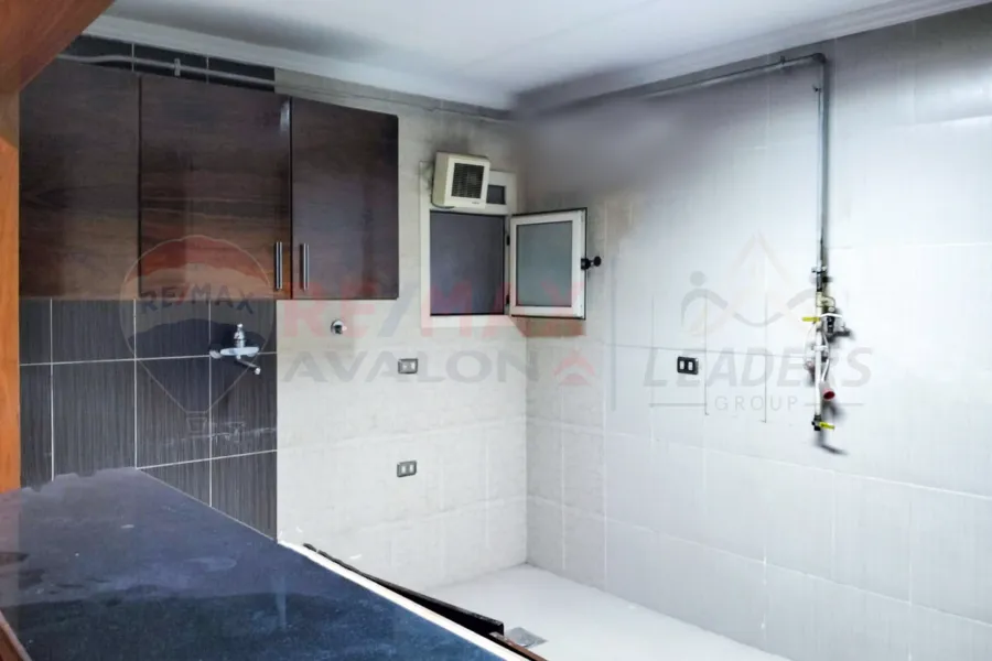 Apartment for rent 220 m Kafr Abdo (steps from Saint Jenny square)