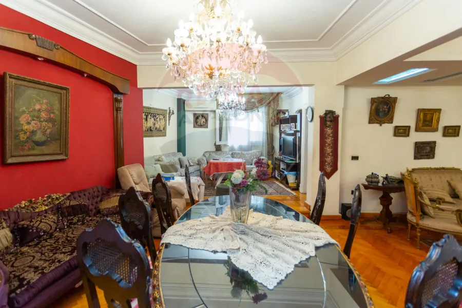 شقة بنتهاوس للبيع 340 م جليم (ش مصطفى فهمي - خطوات من البحر)