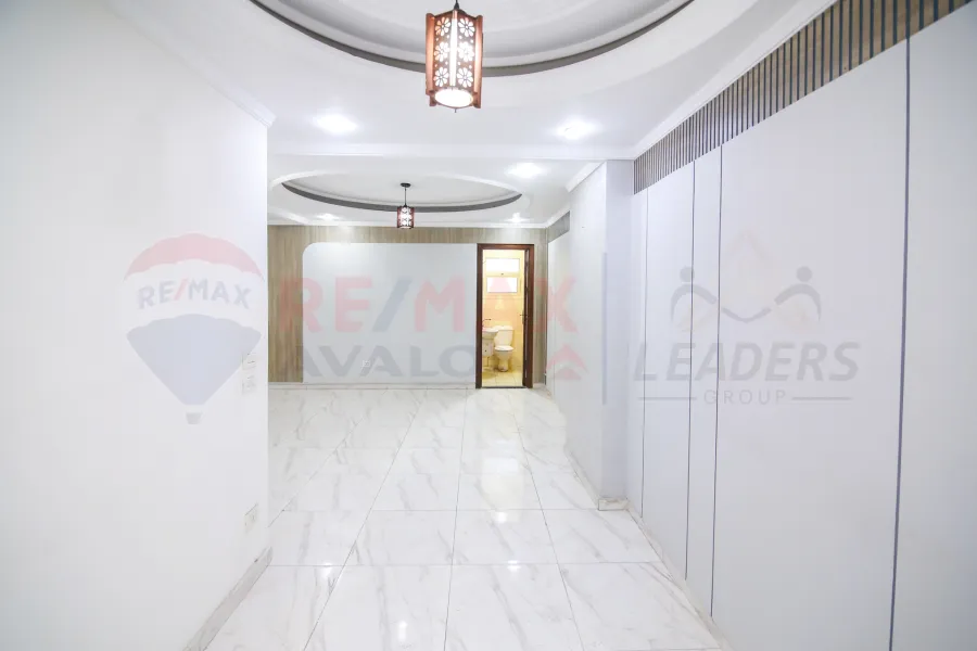 Administrative apartment for rent 175 m Cleopatra (Army Road)