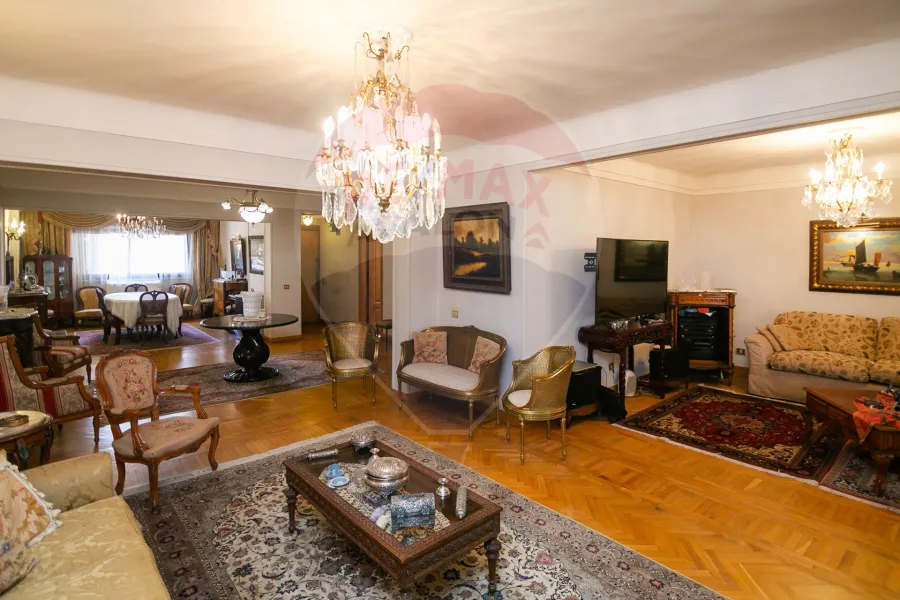 Apartment for sale 250 m Stanly (Roushdy Basha st-Steps from the sea)