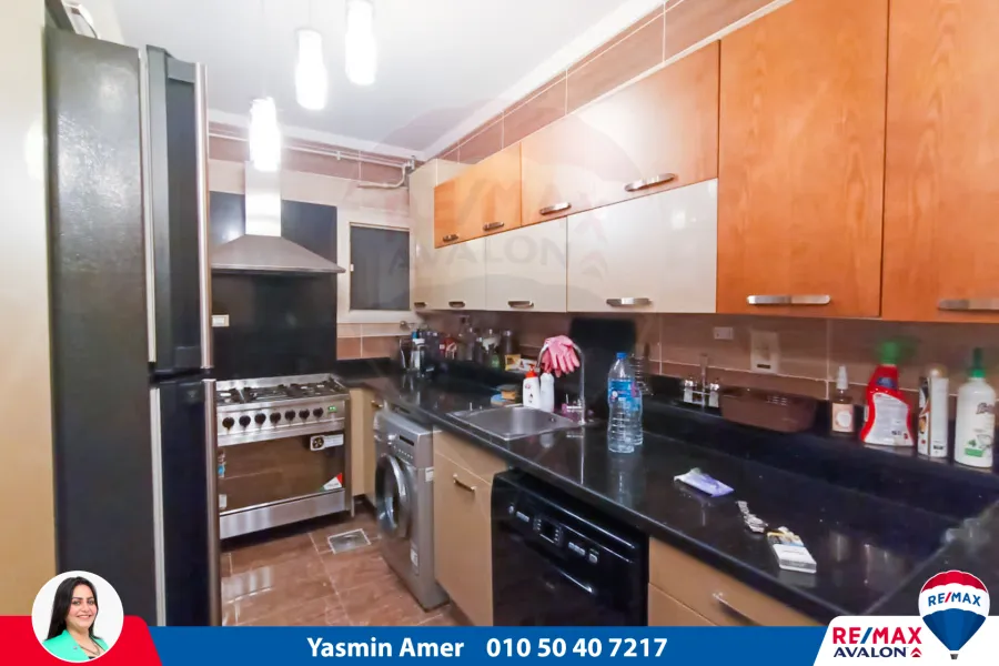 Furnished apartment for rent 220 m Loran (steps from sea)