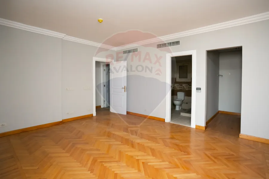 Apartment for sale, 235 m, Smouha (Fawzy Moaz St, Lotus Tower)