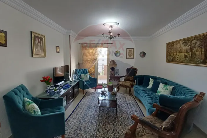 Apartment for sale 185 m Kafr Abdo (Sant Giyn Square)