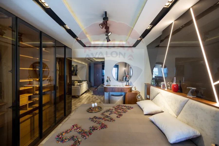 Shop + Mezzanine for sale 83 m + 100 m El Saraya (directly on the sea)