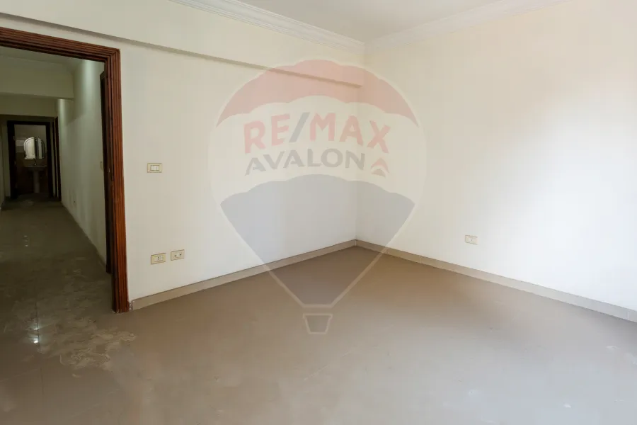 Administrative unit for sale 162 m Ibrahimia (Abo qir St.)