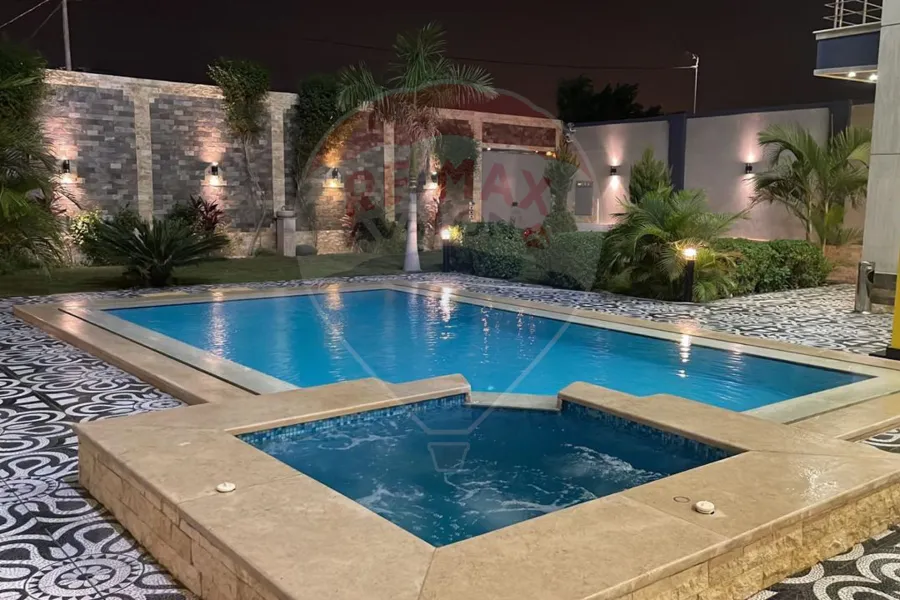 Stand alone villa for sale (Venice Compound - King Mariout)