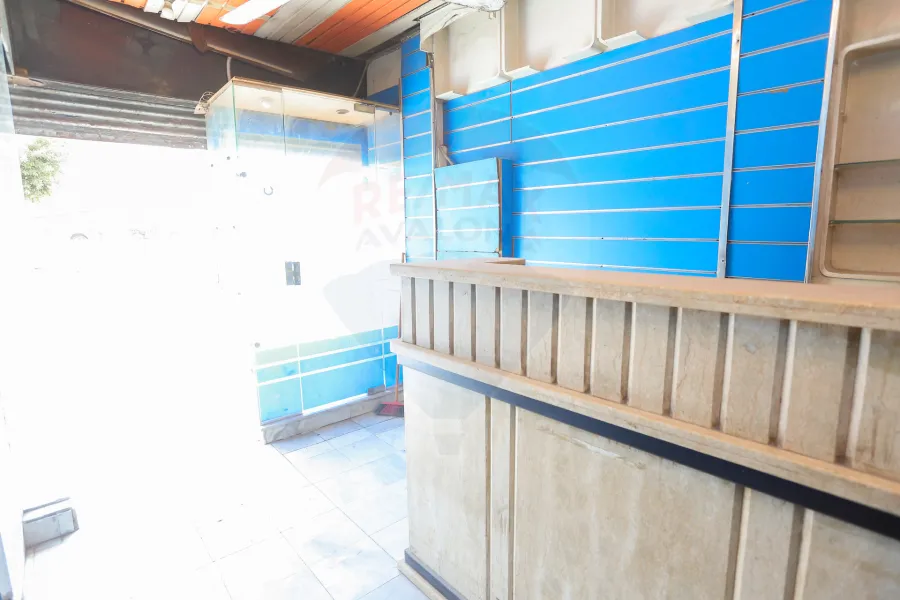 Shop for sale 18 m Sporting (In front of Sporting Tram Station)