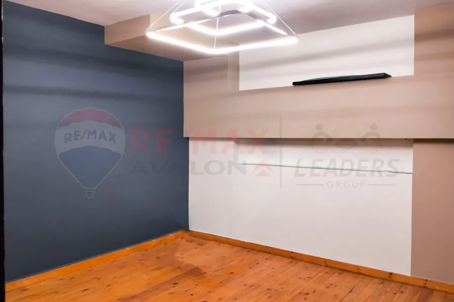 Apartment for rent 220 m Kafr Abdo (steps from Saint Jenny square)